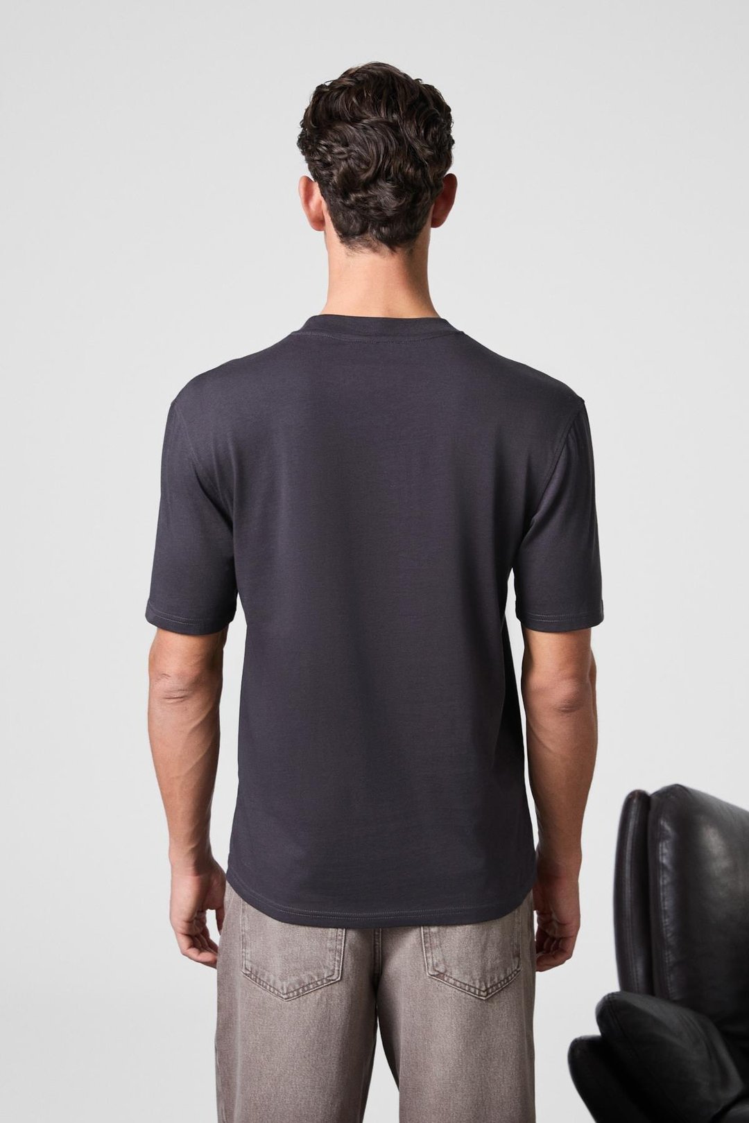 Solo Erkek %100 Organik Pamuklu Kalın Dokulu Comfort Fit Bisiklet Yakalı Füme T-Shirt