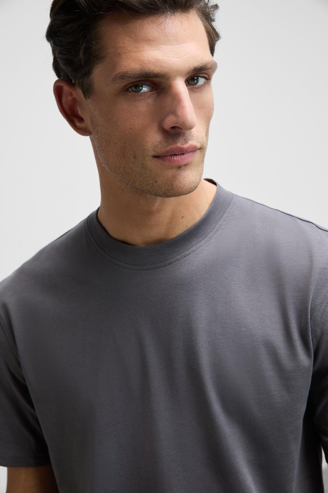 Solo Erkek %100 Organik Pamuklu Kalın Dokulu Comfort Fit Bisiklet Yakalı Antrasit T-Shirt