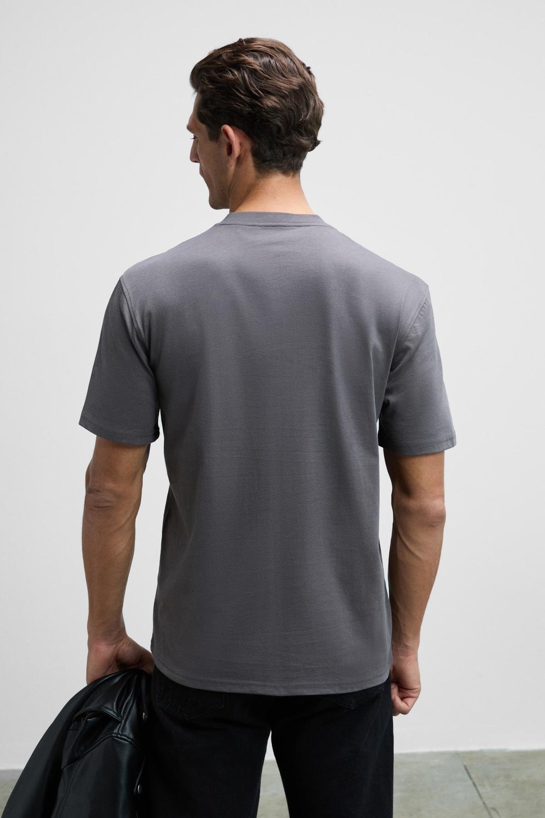 Solo Erkek %100 Organik Pamuklu Kalın Dokulu Comfort Fit Bisiklet Yakalı Antrasit T-Shirt