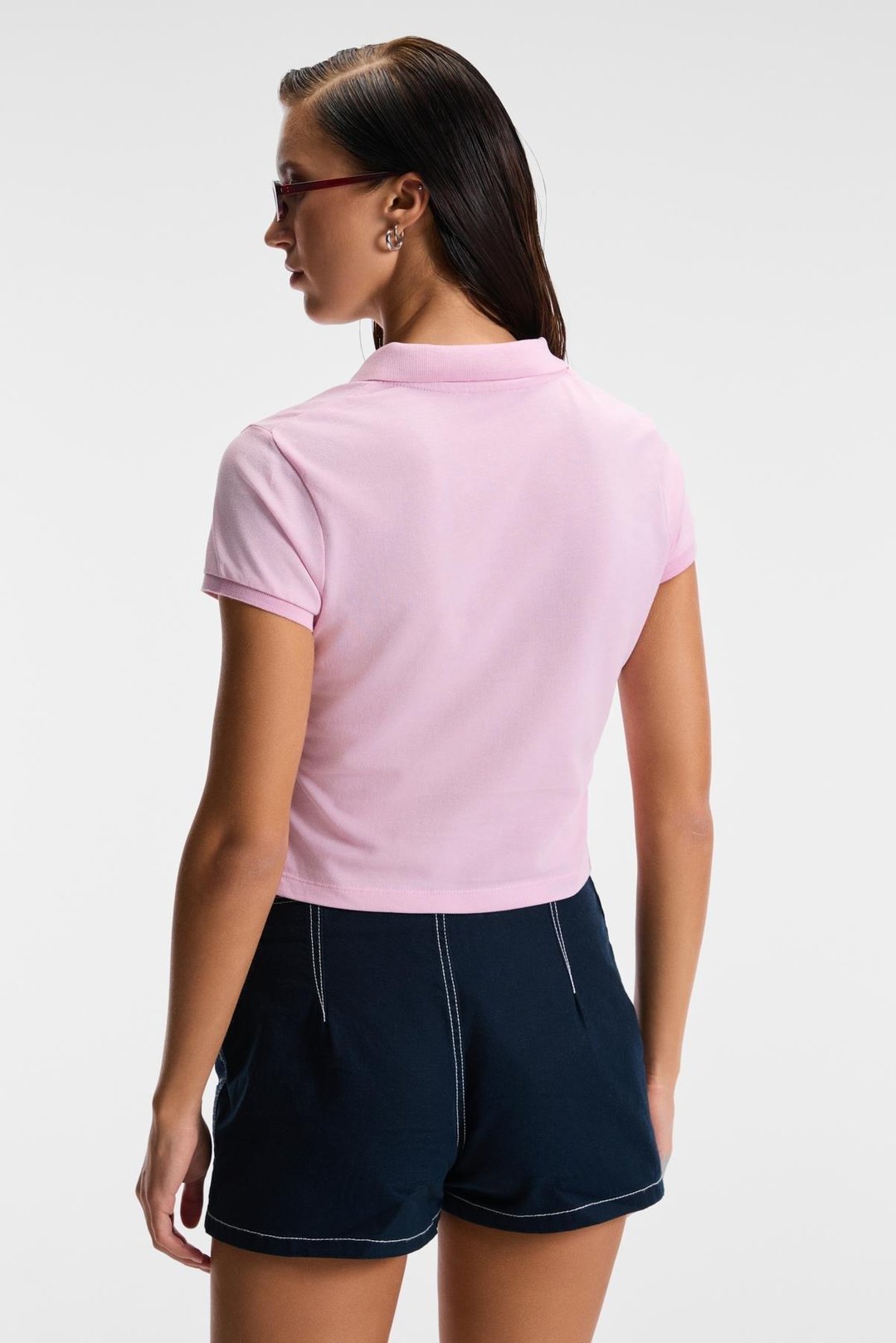 SOLVIA Kadın Polo Yaka Patlı Düğmeli Kısa Kollu Önde Nakış Detaylı Crop Pembe T-Shirt