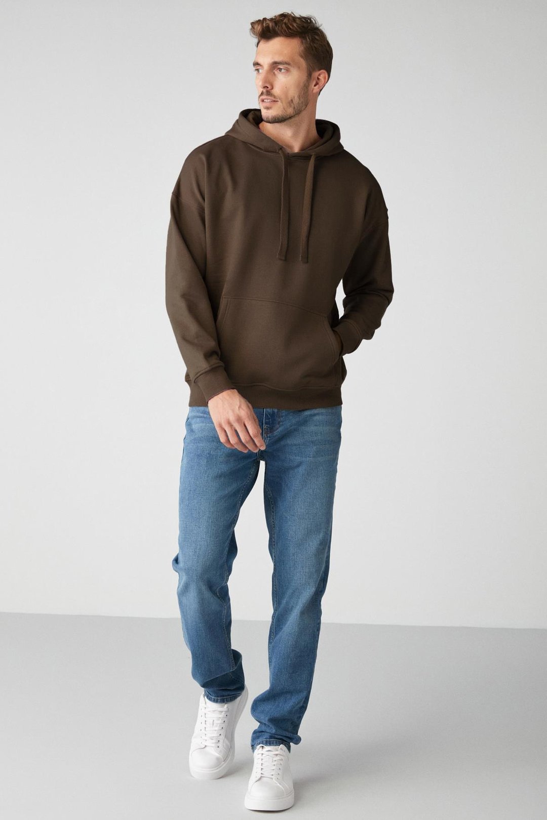 STEVE Erkek Yumusaçık Kumaşlı Kordonlu Oversize Kapüşonlu Kanguru Cepli Kahverengi Sweatshirt