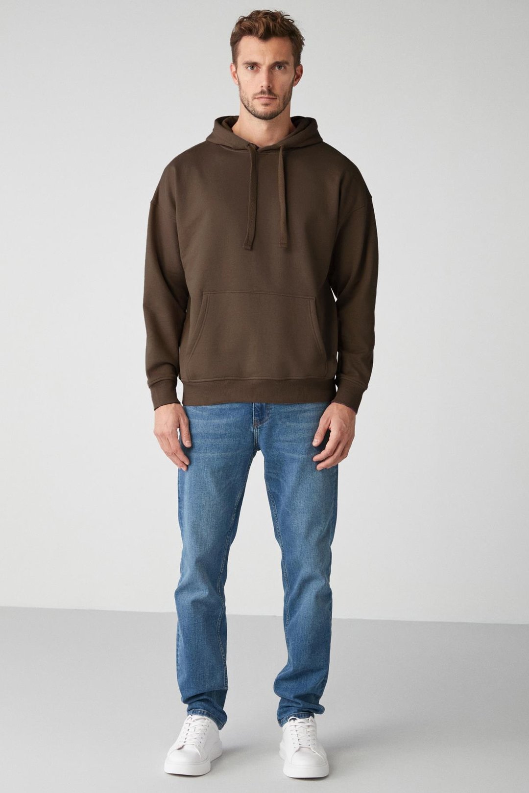 STEVE Erkek Yumusaçık Kumaşlı Kordonlu Oversize Kapüşonlu Kanguru Cepli Kahverengi Sweatshirt