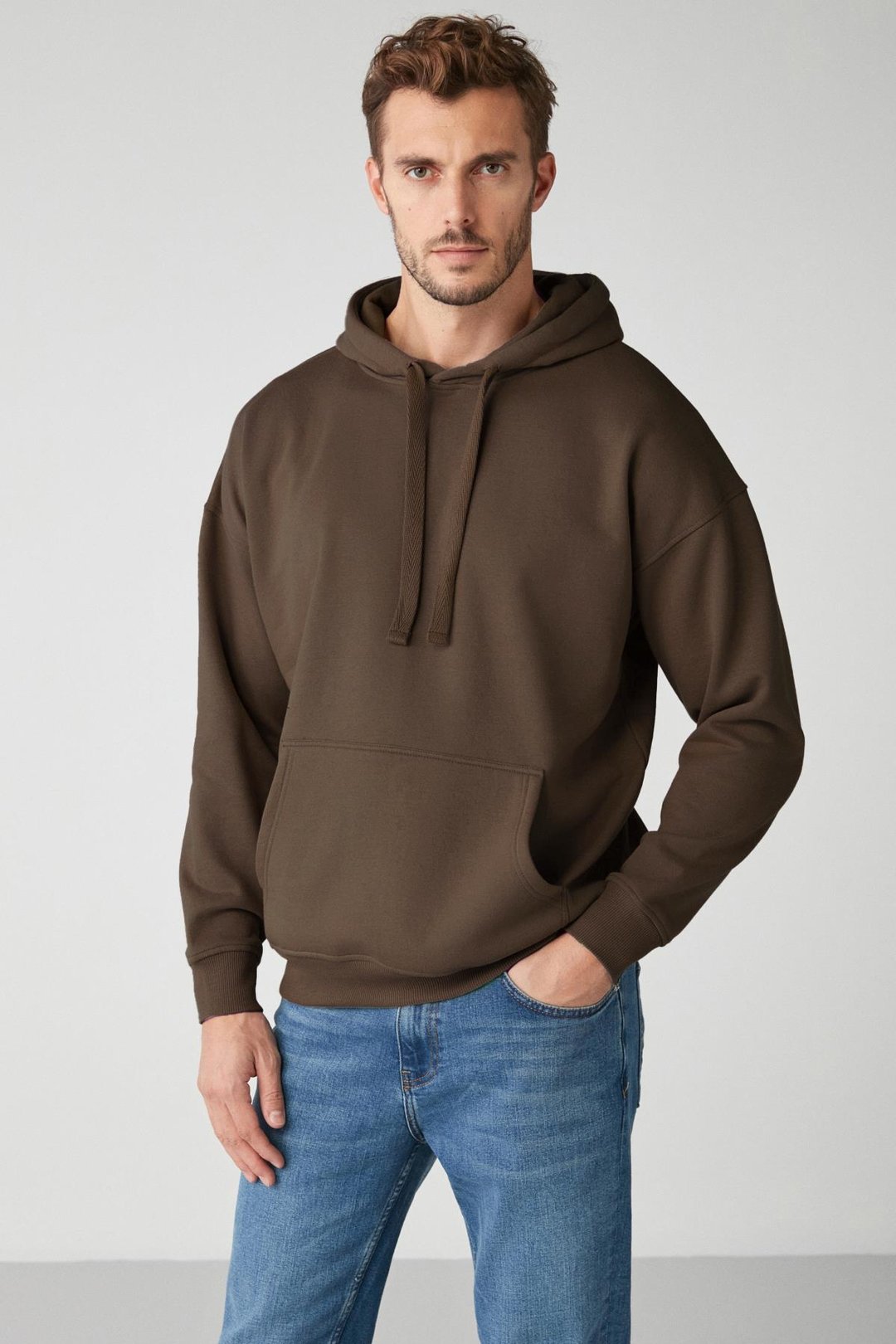 STEVE Erkek Yumusaçık Kumaşlı Kordonlu Oversize Kapüşonlu Kanguru Cepli Kahverengi Sweatshirt