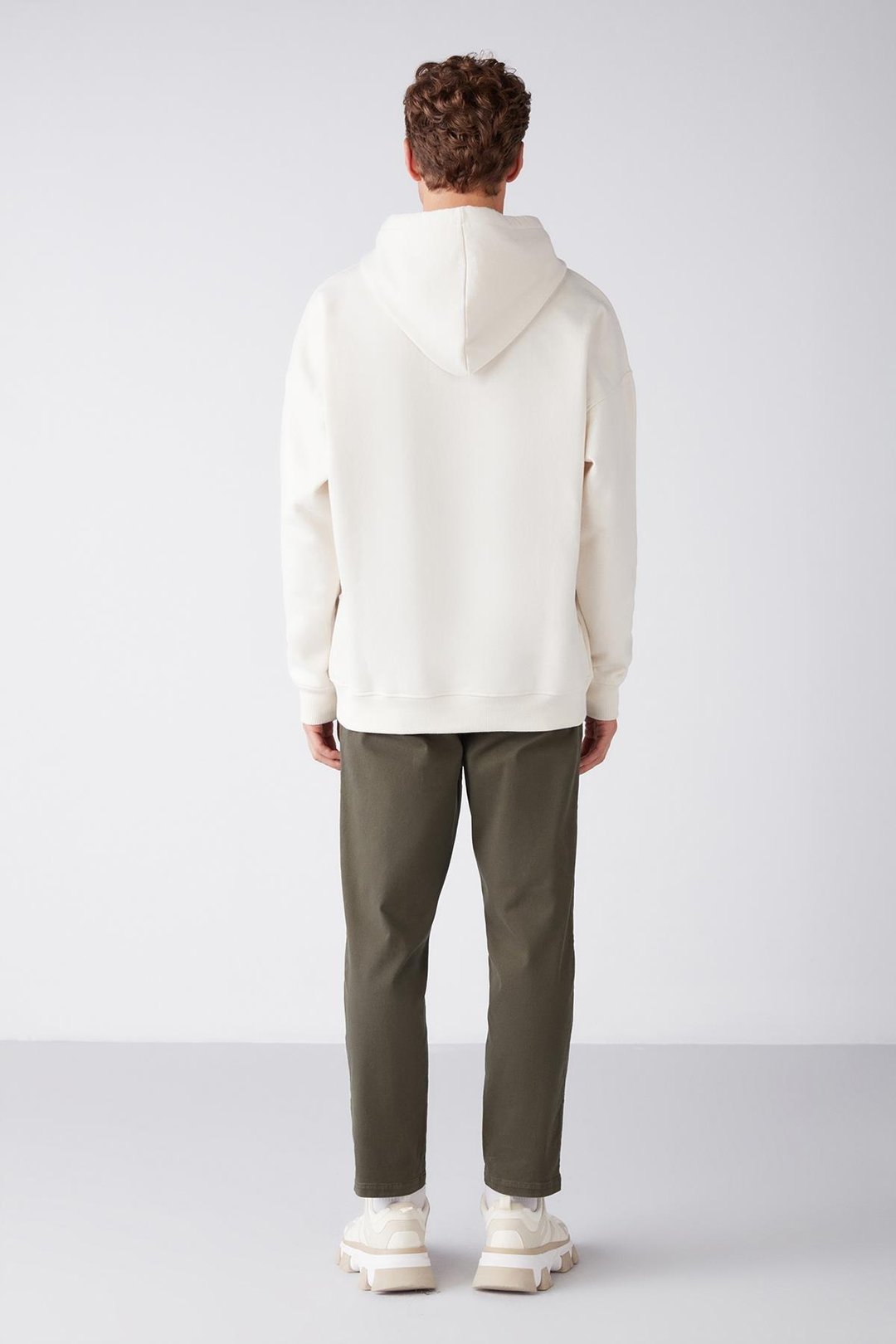 STEVE Erkek Yumusaçık Kumaşlı Kordonlu Oversize Kapüşonlu Kanguru Cepli Ekru Sweatshirt