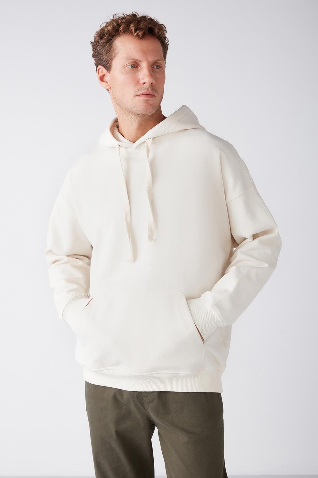 STEVE Erkek Yumusaçık Kumaşlı Kordonlu Oversize Kapüşonlu Kanguru Cepli Ekru Sweatshirt