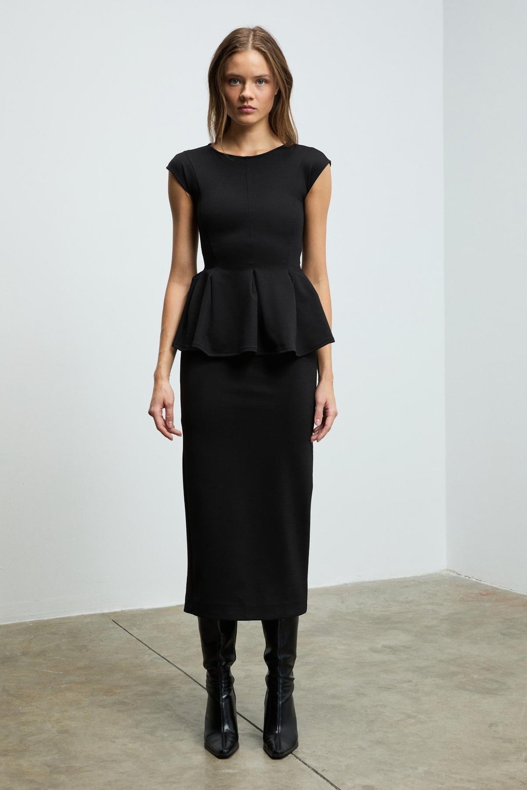 TALINDRA Kadın Midi Boy Önden Pensli Arkası Derin Yırtmaç Detaylı Kalem Siyah Etek