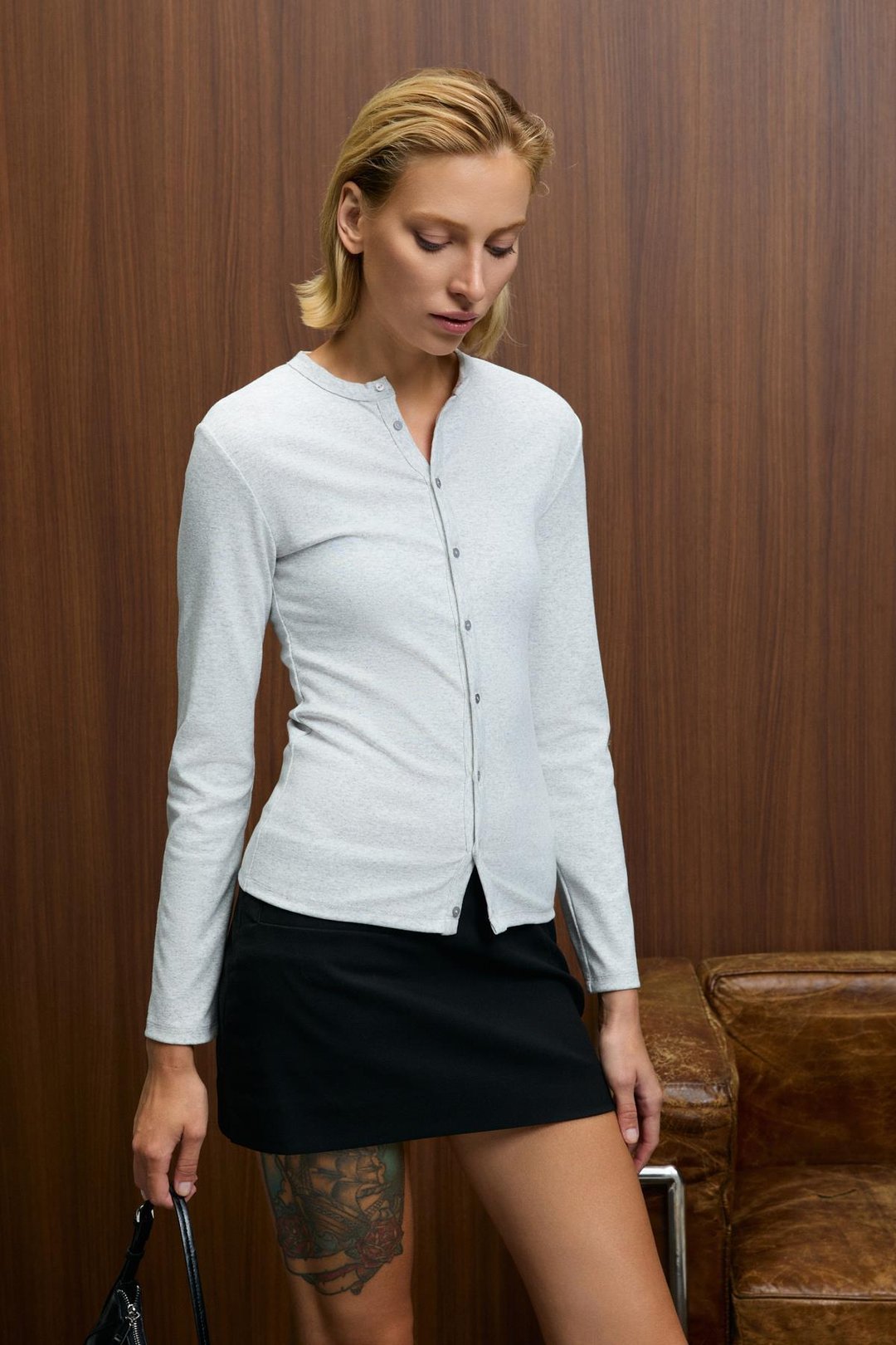 TALUVIA Kadın Esnek Kumaşlı Vücuda Oturan Slim Fit Düğmeli Grimelanj Bluz