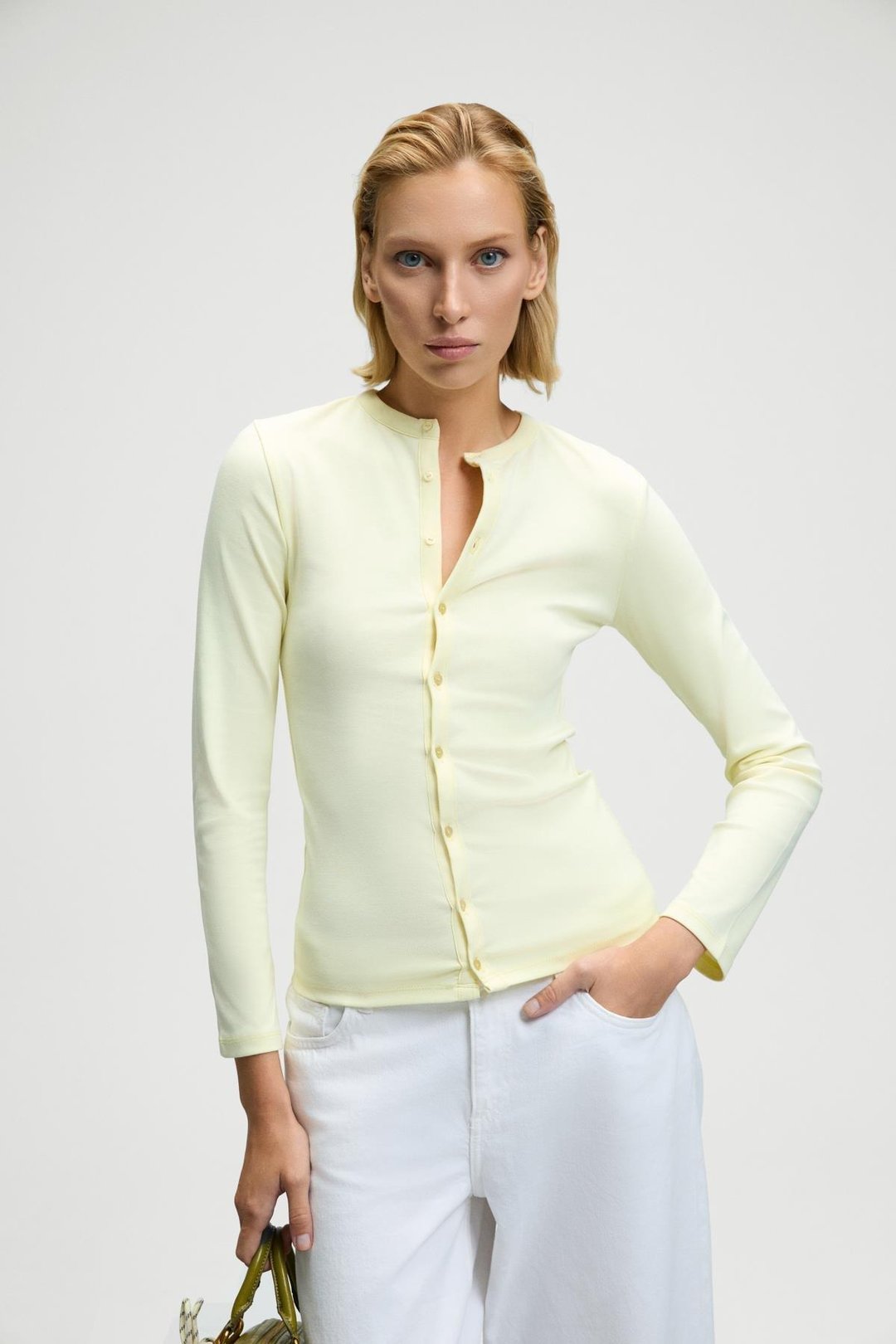 TALUVIA Kadın Esnek Kumaşlı Vücuda Oturan Slim Fit Düğmeli Sarı Bluz