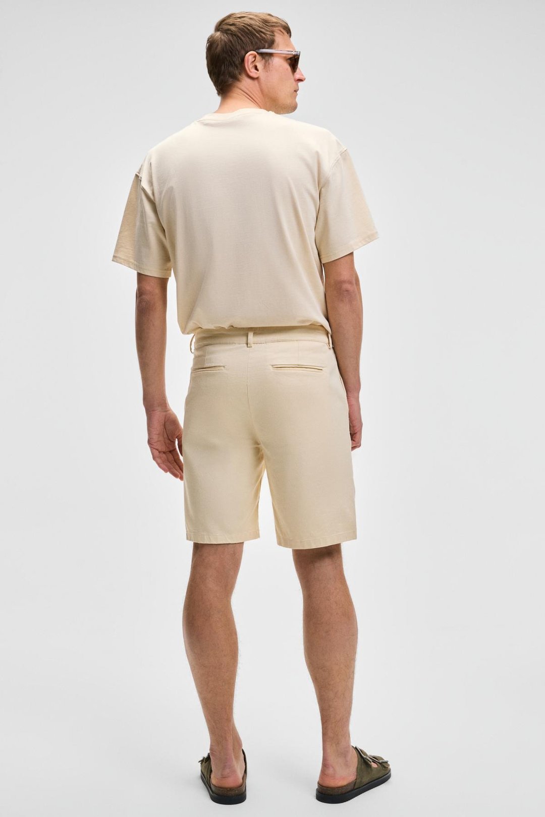 TEEMO Erkek Yanları Cepli Fermuarlı Likralı Slim Fit Açık Bej Şort