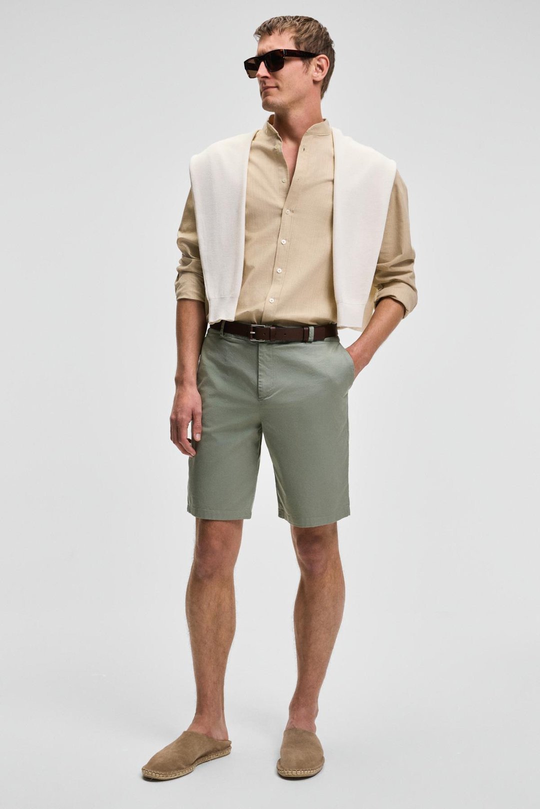 TEEMO Erkek Yanları Cepli Fermuarlı Likralı Slim Fit Açık Haki Şort