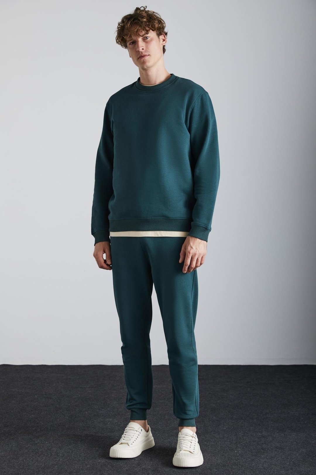 TRAVIS Erkek Organik Kumaşlı Yumuşacık Regular Fit Yuvarlak Yakalı Koyu Yeşil Sweatshirt