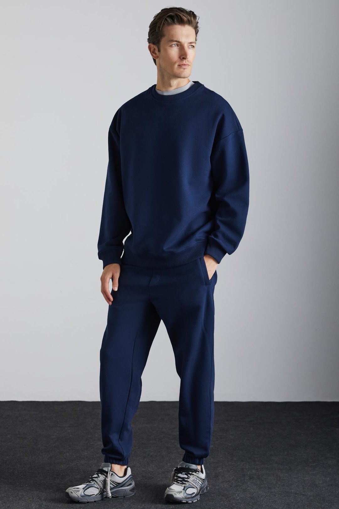 TRAVIS Erkek Organik Kumaşlı Yumuşacık Regular Fit Yuvarlak Yakalı Koyu Lacivert Sweatshirt