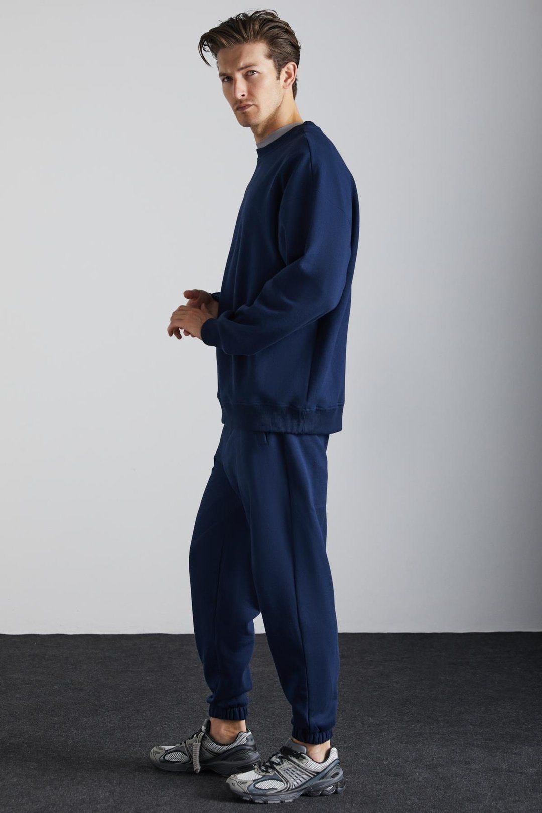 TRAVIS Erkek Organik Kumaşlı Yumuşacık Regular Fit Yuvarlak Yakalı Koyu Lacivert Sweatshirt