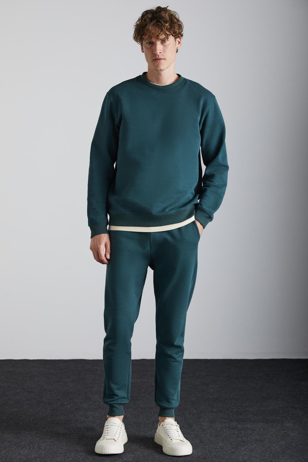 TRAVIS Erkek Organik Kumaşlı Yumuşacık Regular Fit Yuvarlak Yakalı Koyu Yeşil Sweatshirt