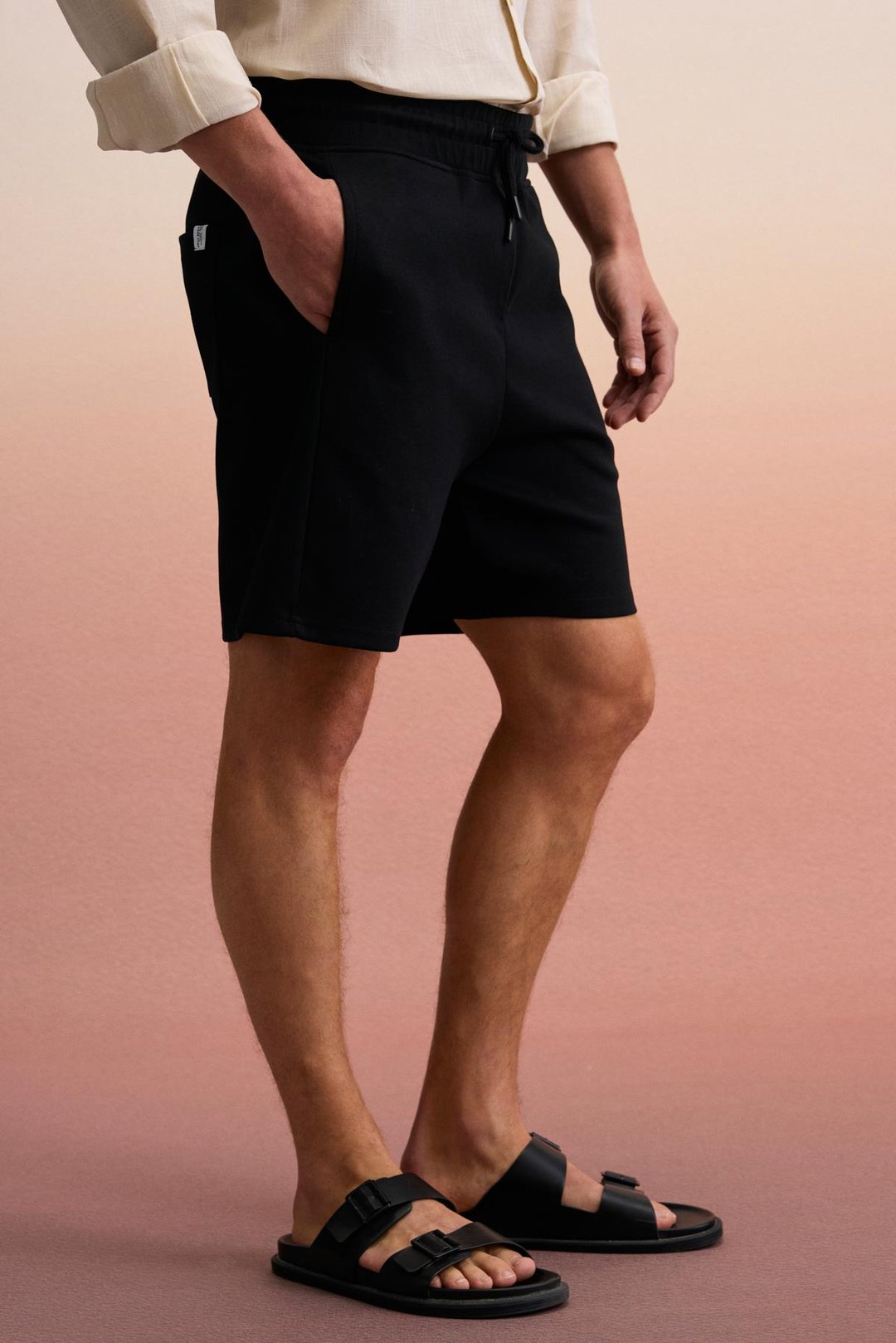 TYRONE Erkek Beli Lastikli Arka Tek Cepli Relaxed Fit Siyah Şort