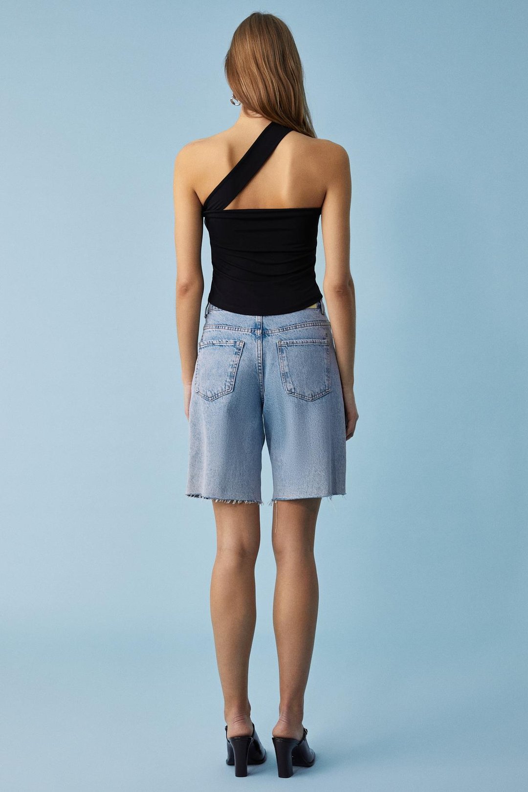 UJERAN Kadın Asimetrik Yaka Slim Kolsuz Siyah Bluz