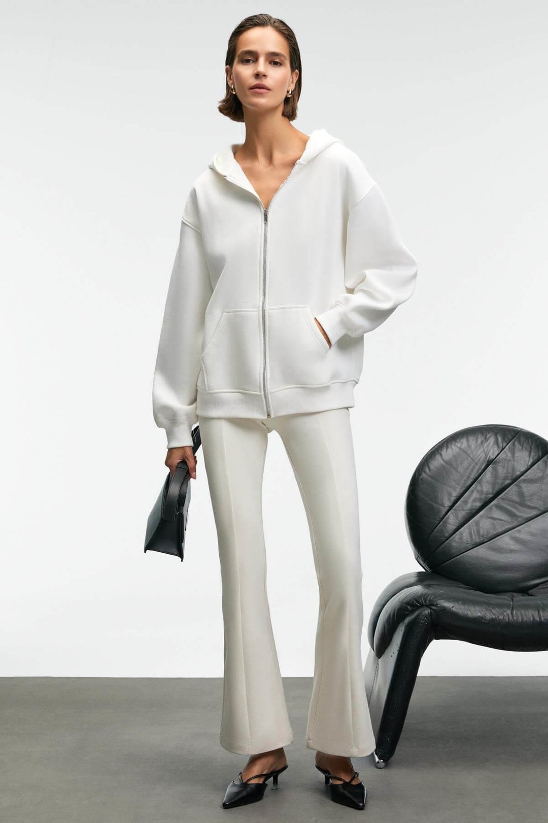 VALENYA Kadın Oversize Kapüşonlu Balon Kollu Metal Fermuarlı Beyaz Sweatshirt