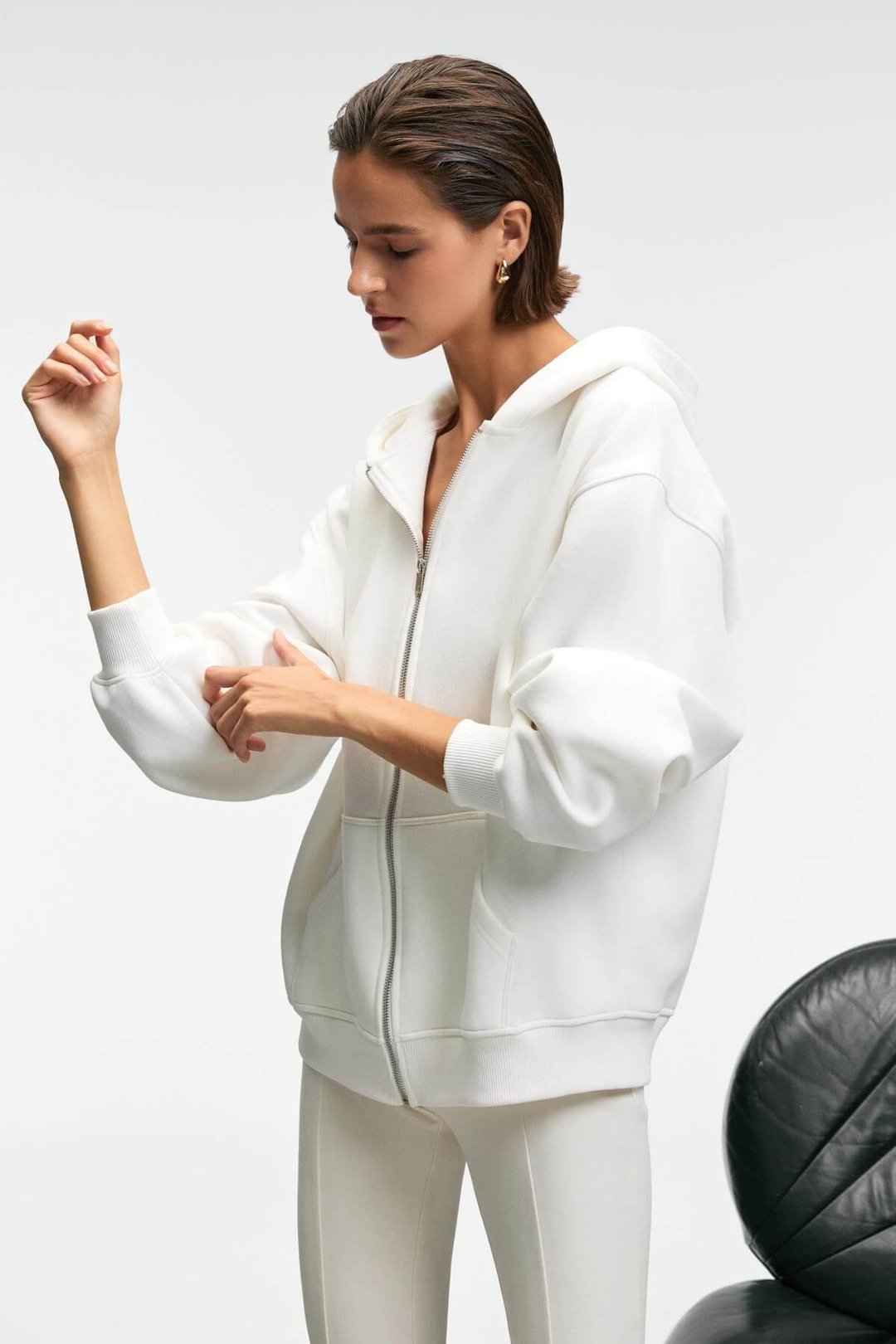 VALENYA Kadın Oversize Kapüşonlu Balon Kollu Metal Fermuarlı Beyaz Sweatshirt