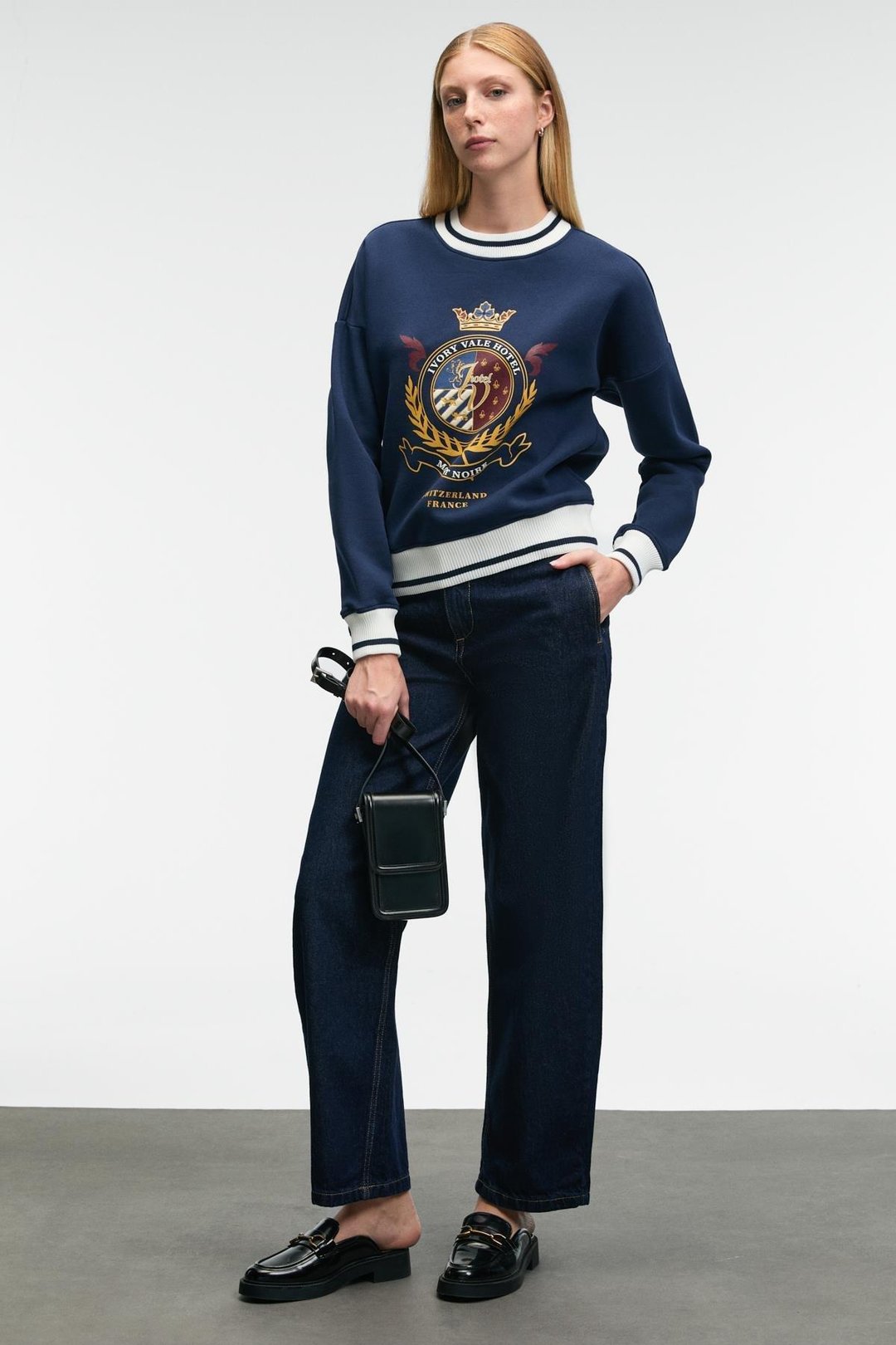 VALLUNE Kadın Kontrast Triko Etek Ucu Manşet Ve Yakalı Nakış Crop Lacivert Sweatshirt