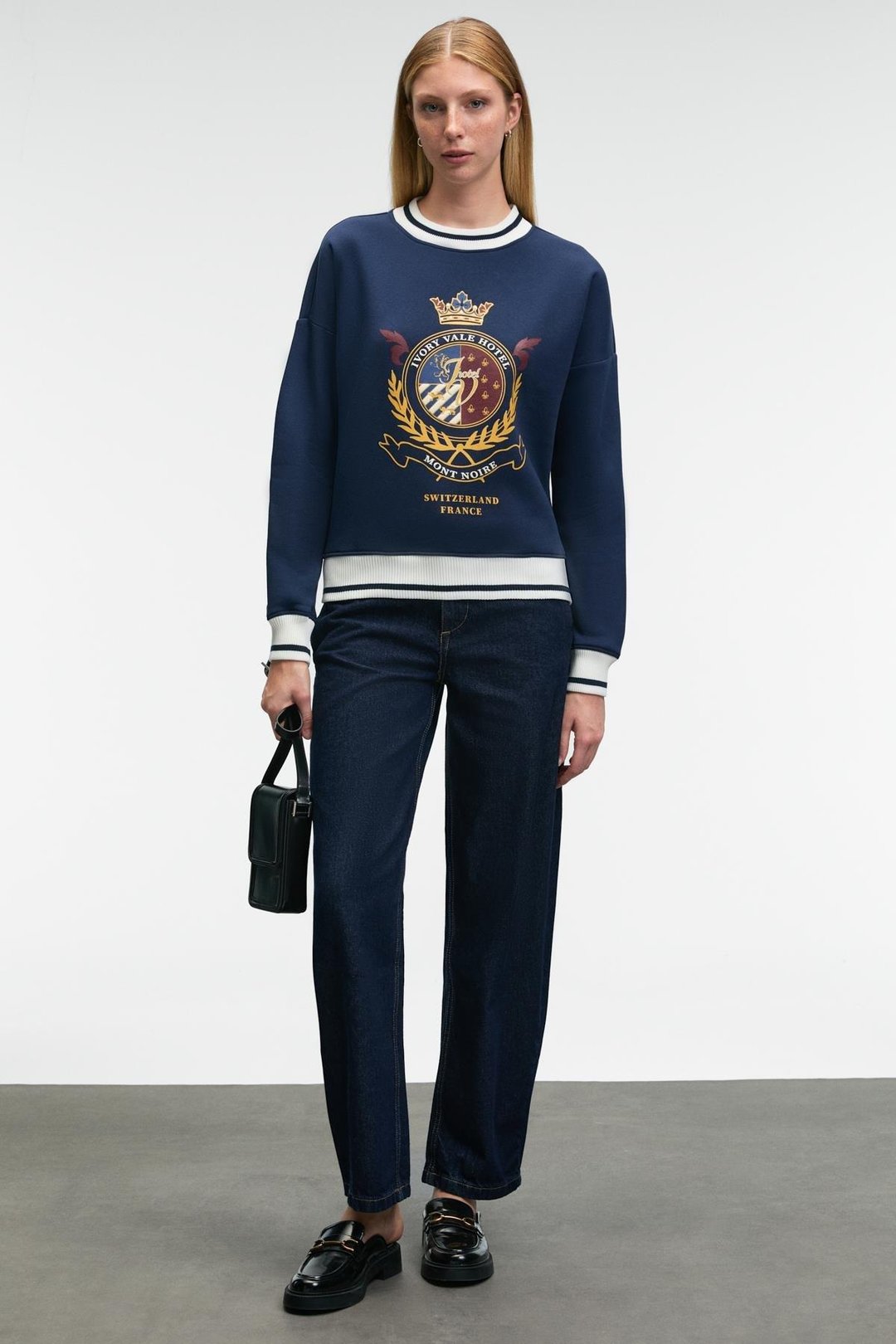 VALLUNE Kadın Kontrast Triko Etek Ucu Manşet Ve Yakalı Nakış Crop Lacivert Sweatshirt