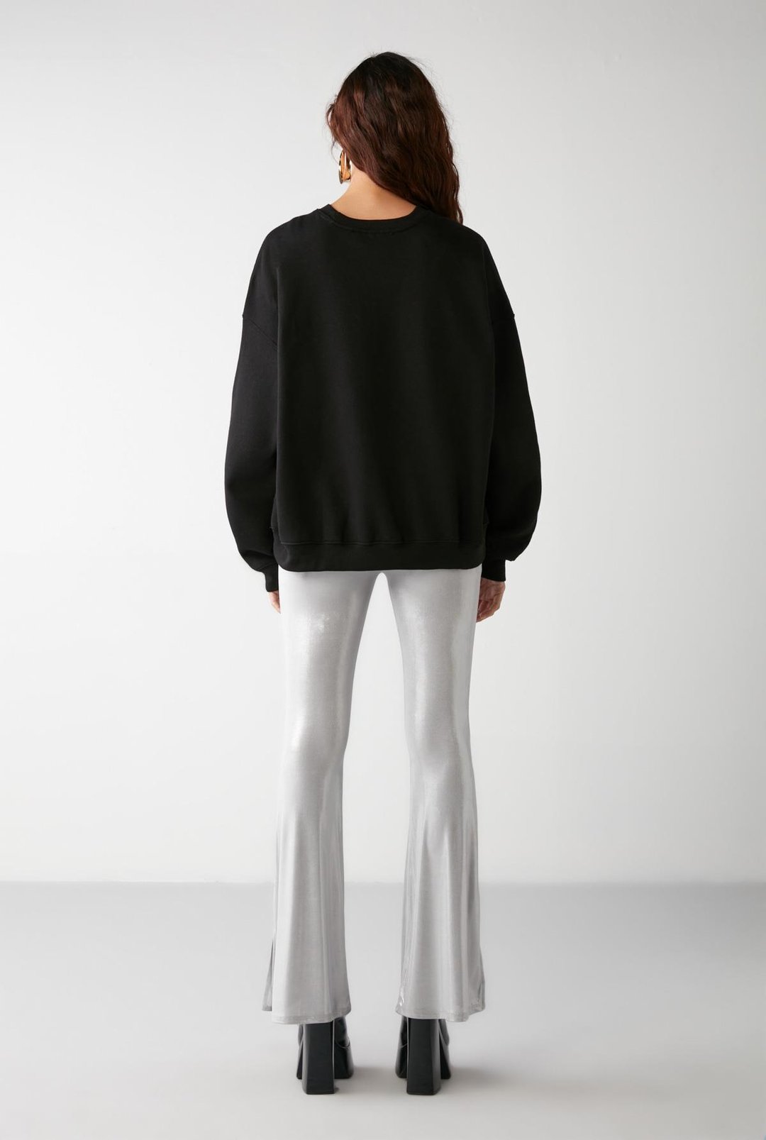 VANELTINA Kadın İçi Polarlı 3 İplik Organik Pamuk Oversize Basic Bisiklet Yaka Siyah Sweatshirt