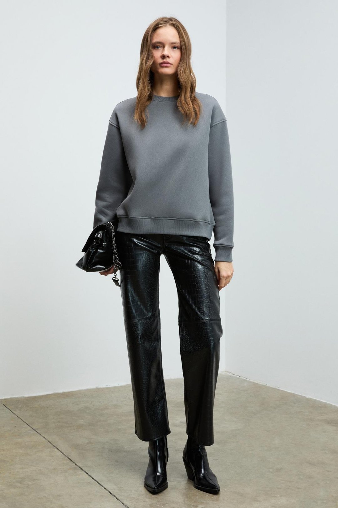 VANELTINA Kadın Organik Pamuklu Yumuşacık İçi Polarlı Yuvarlak yakalı Gri Sweatshirt