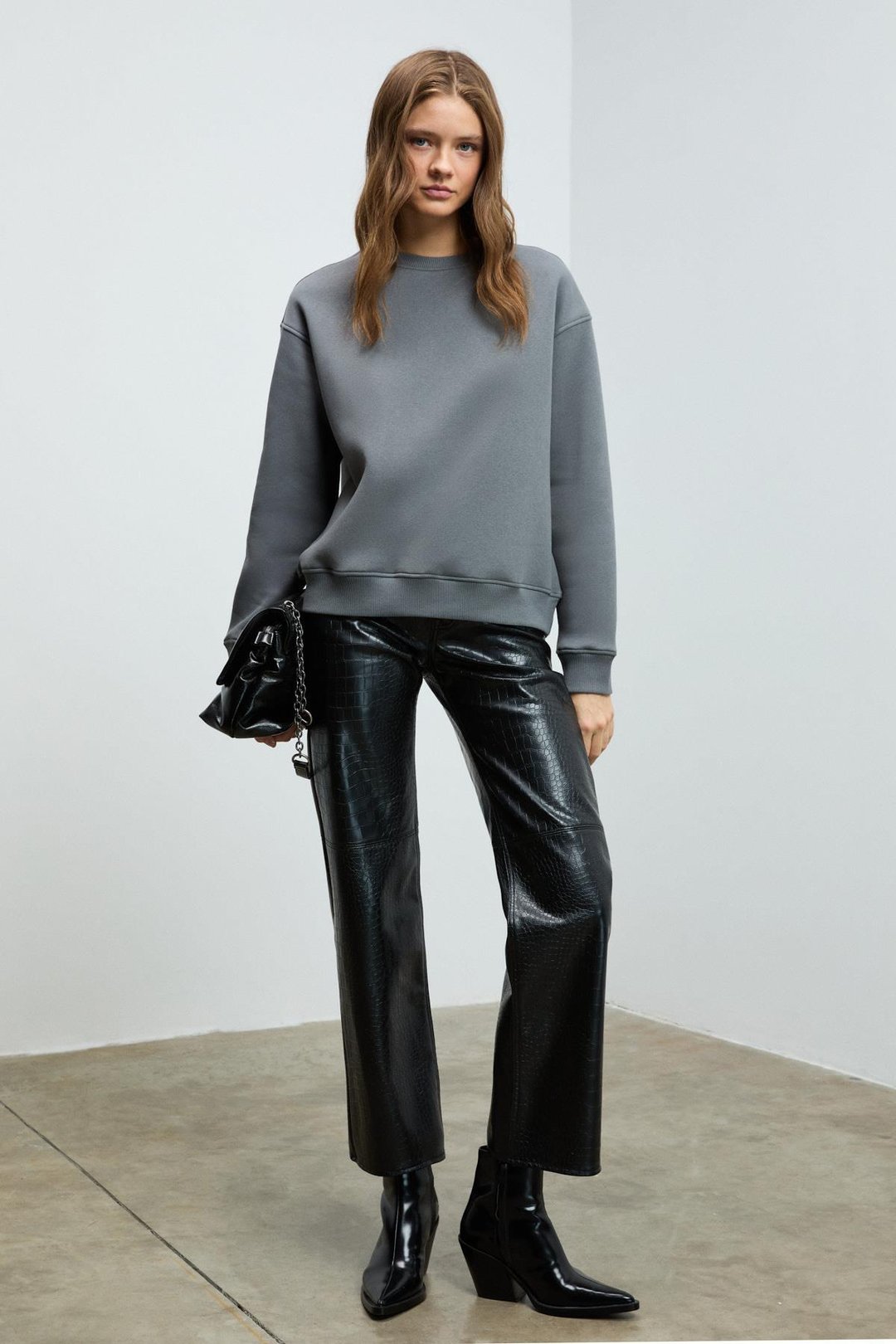 VANELTINA Kadın Organik Pamuklu Yumuşacık İçi Polarlı Yuvarlak yakalı Gri Sweatshirt