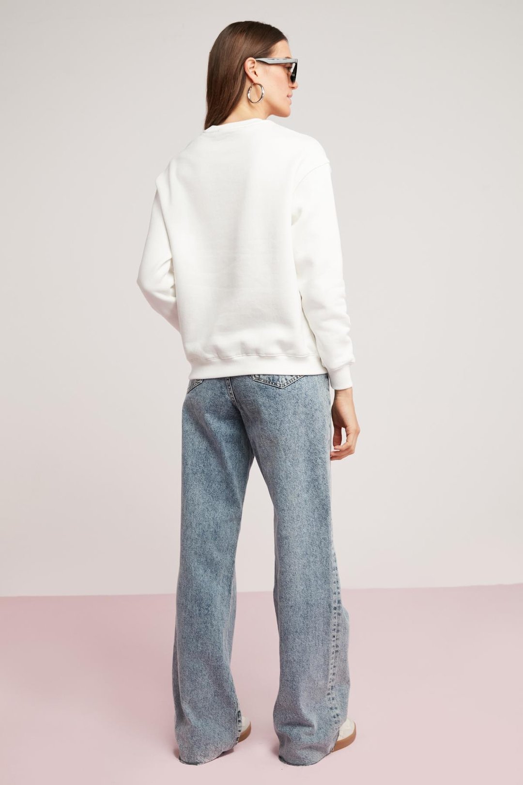 VANELTINA Relaxed Oversize Beyaz Tekli Sweatshirt