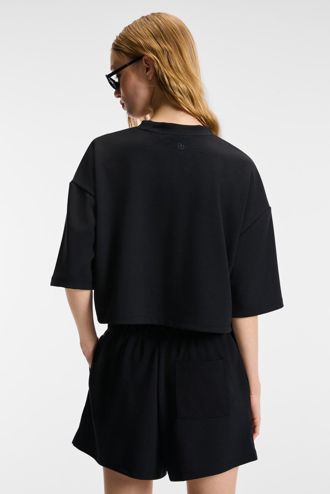 VELA Kadın Esnek Kumaşlı Bisiklet Yaka Oversize Fit Siyah T-Shirt