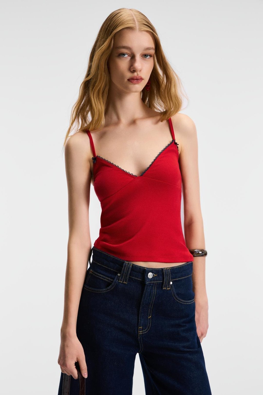 VELISTRA Kadın Üçgen Göğüs Kuplu Dantel Detaylı Ayar Askılı Kırmızı Atlet