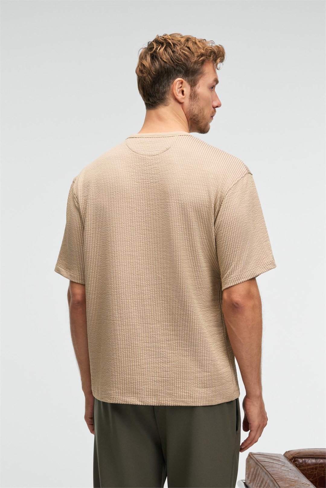 VINTAGE Erkek Kısa Kollu Yuvarlak Yaka Dokulu Gofre Kumaş Regular Fit Bej T-Shirt