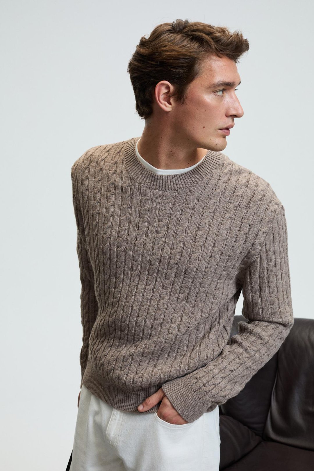 VINTLACE Erkek Yuvarlak Yaka Saç Örgü Desenli Regular Fit Triko Bej Kazak