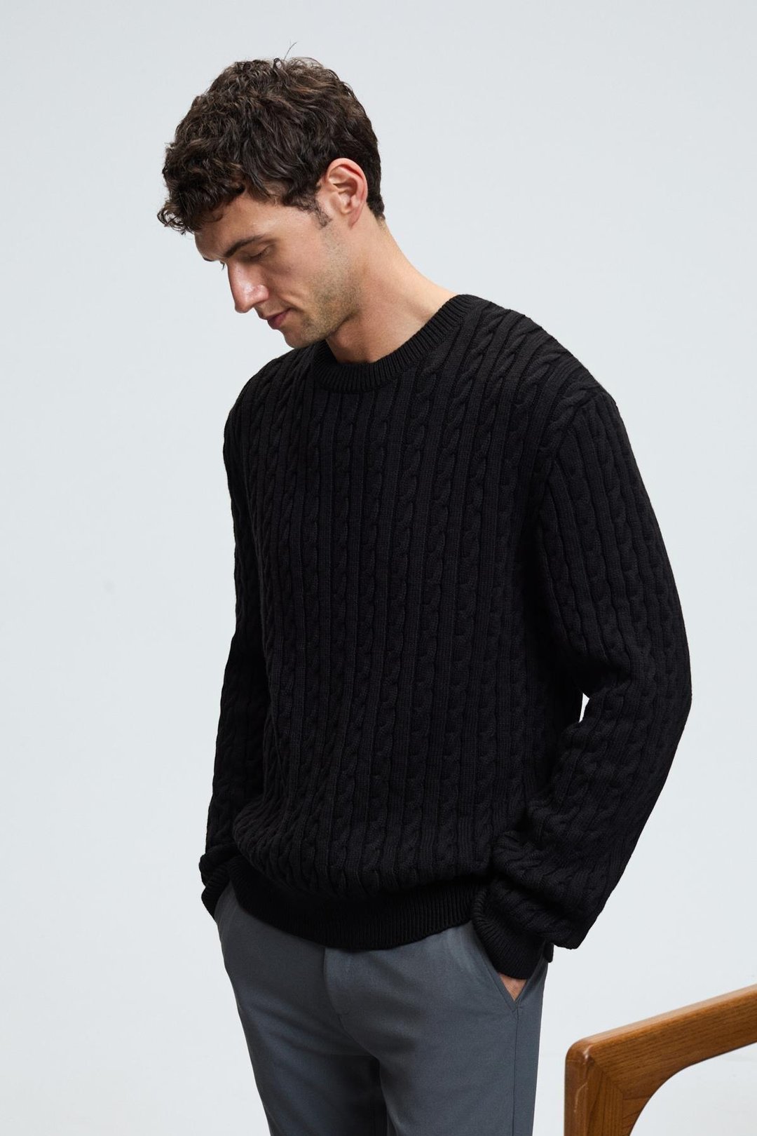 VINTLACE Erkek Yuvarlak Yaka Saç Örgü Desenli Regular Fit Triko Siyah Kazak