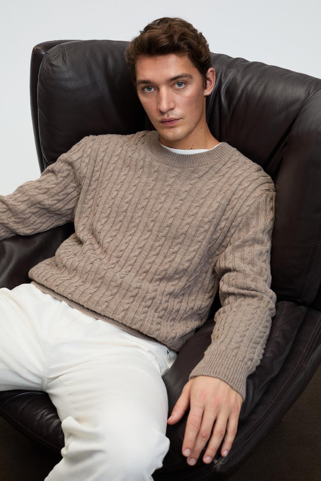 VINTLACE Erkek Yuvarlak Yaka Saç Örgü Desenli Regular Fit Triko Bej Kazak