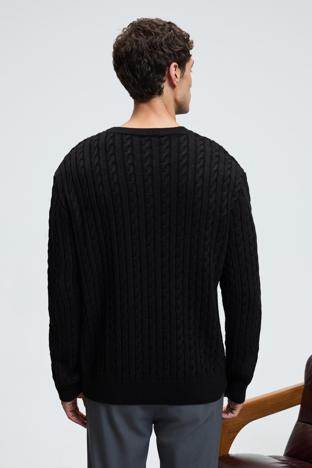 VINTLACE Erkek Yuvarlak Yaka Saç Örgü Desenli Regular Fit Triko Siyah Kazak