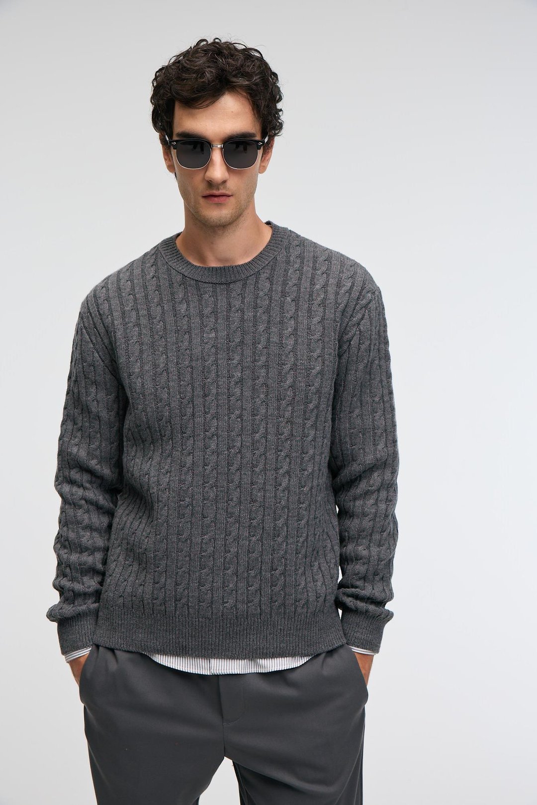VINTLACE Erkek Yuvarlak Yaka Saç Örgü Desenli Regular Fit Triko Antrasit Kazak