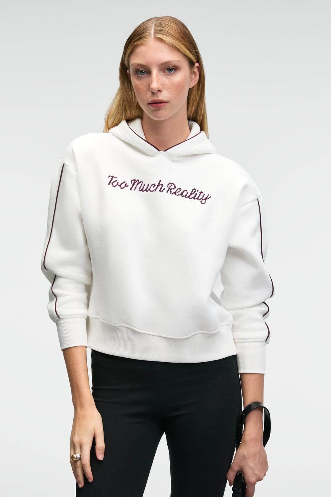 VIRETHIA Kadın Ara Biyeli Baskı Ve Nakış Detaylı Kapüşonlu Relaxed Beyaz Sweatshirt