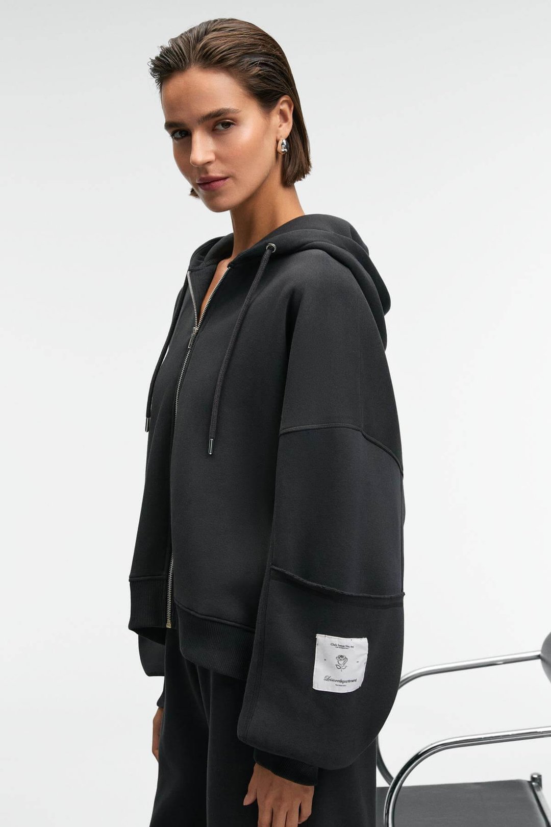 VIVIENNE Kadın Metal Fermuarlı Kapüşonlu Kolda Süs Etiket Ve Cep Detaylı Antrasit Sweatshirt