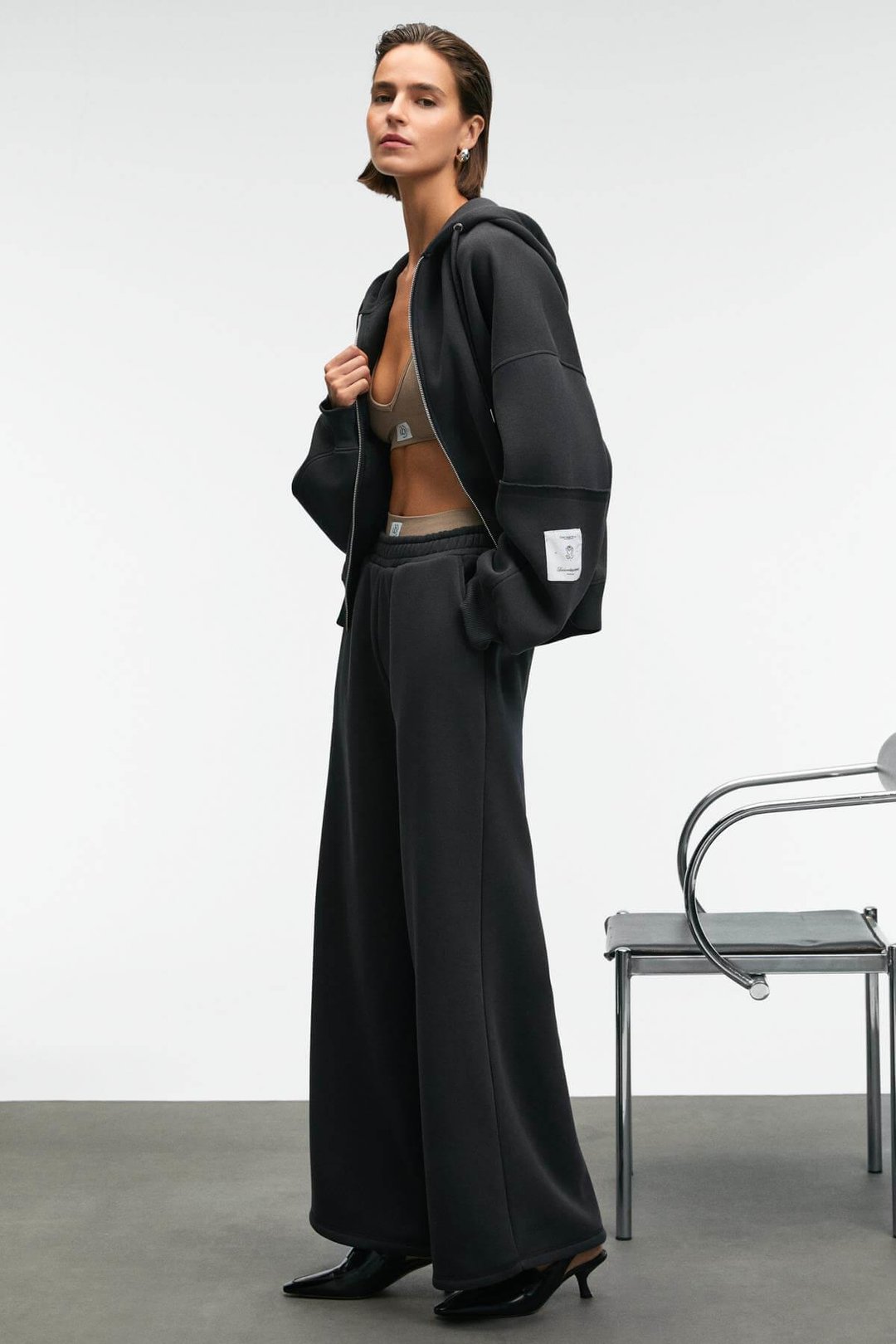 VIVIENNE Kadın Metal Fermuarlı Kapüşonlu Kolda Süs Etiket Ve Cep Detaylı Antrasit Sweatshirt