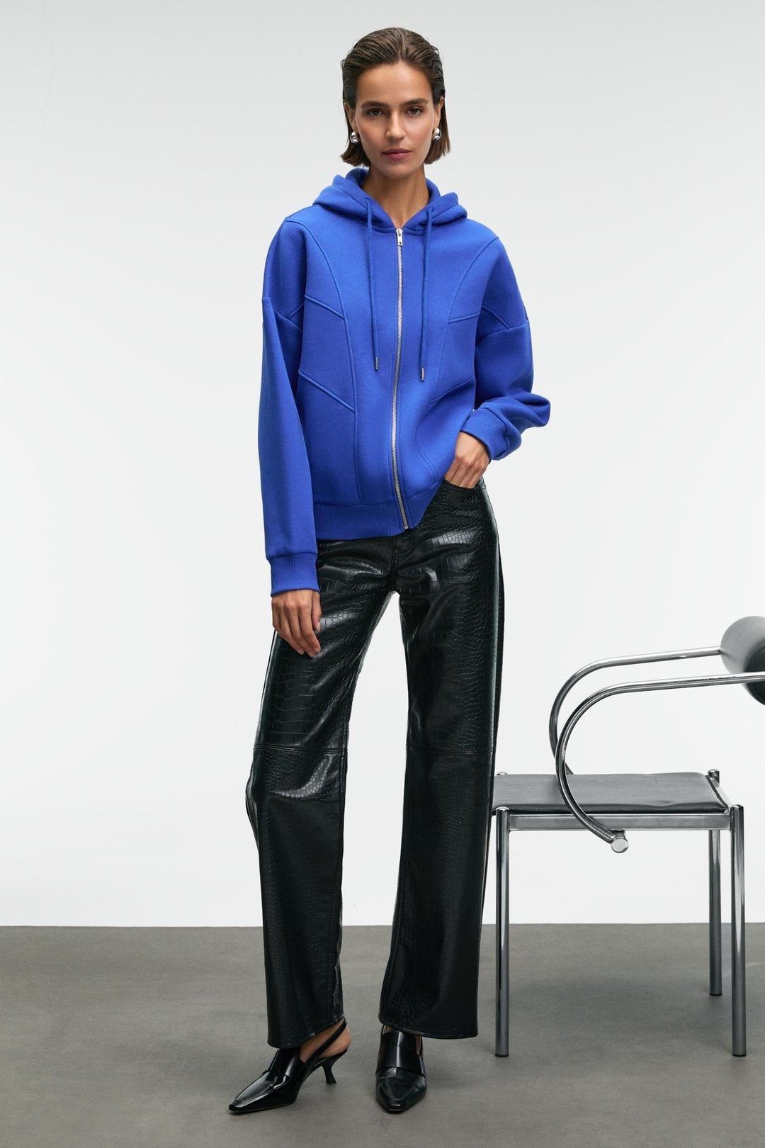 VYSELLE Kadın Önü Kesikli Metal Fermuarlı Kapüşonlu Etiket Detaylı Oversize Mavi Sweatshirt