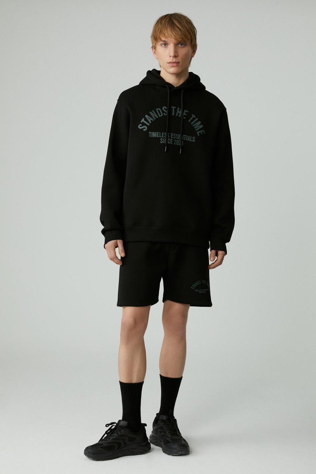 WULF Erkek Organik Kumaşlı İçi Polarlı Yumuşacık Kanguru Cepli Kapüşonlu Siyah Sweatshirt