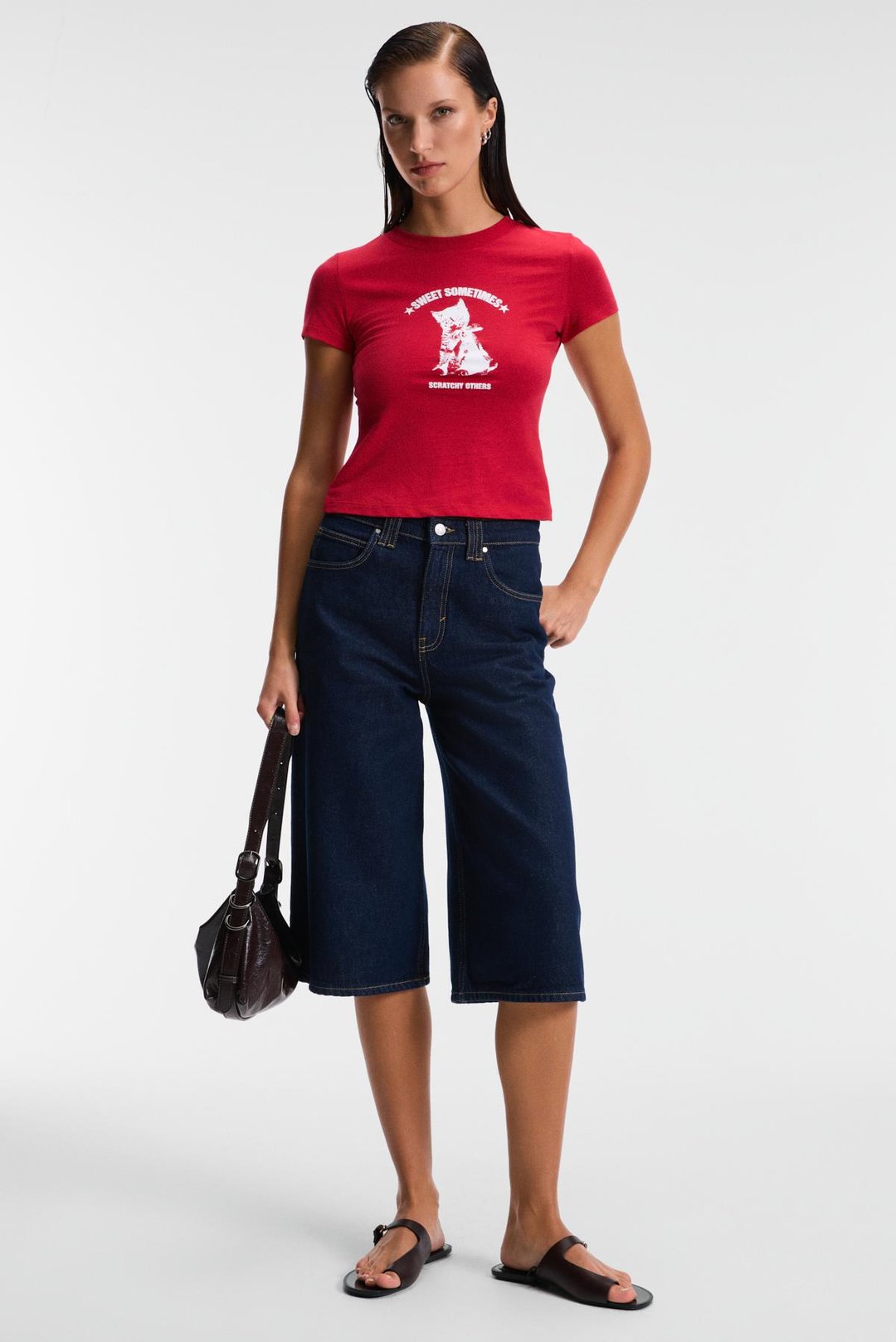 YELVANE Kadın %100 Pamuk Bisiklet Yaka Baskılı Regular Fit Kırmızı T-Shirt