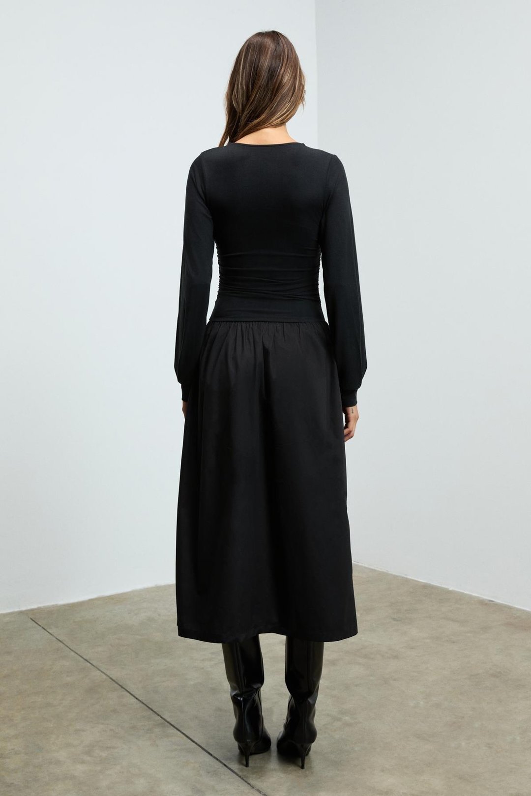 YOKEND Kadın V Yakalı Büzgü Detaylı Esnek Kumaşlı Eteği Poplin Siyah Elbise