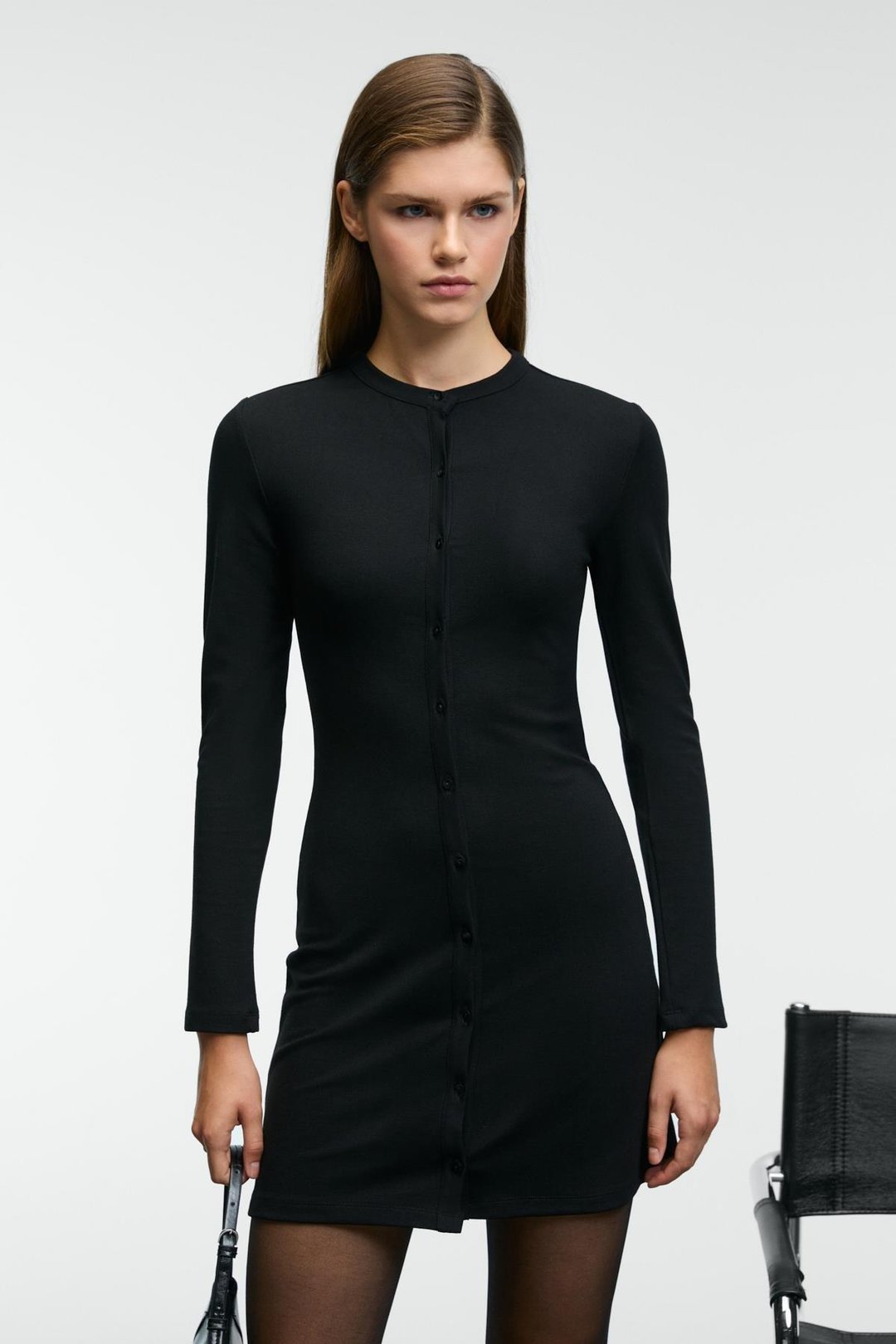 YSERNA Kadın Yuvarlak Yakalı Esnek Kumaşlı Düğmeli Siyah Elbise