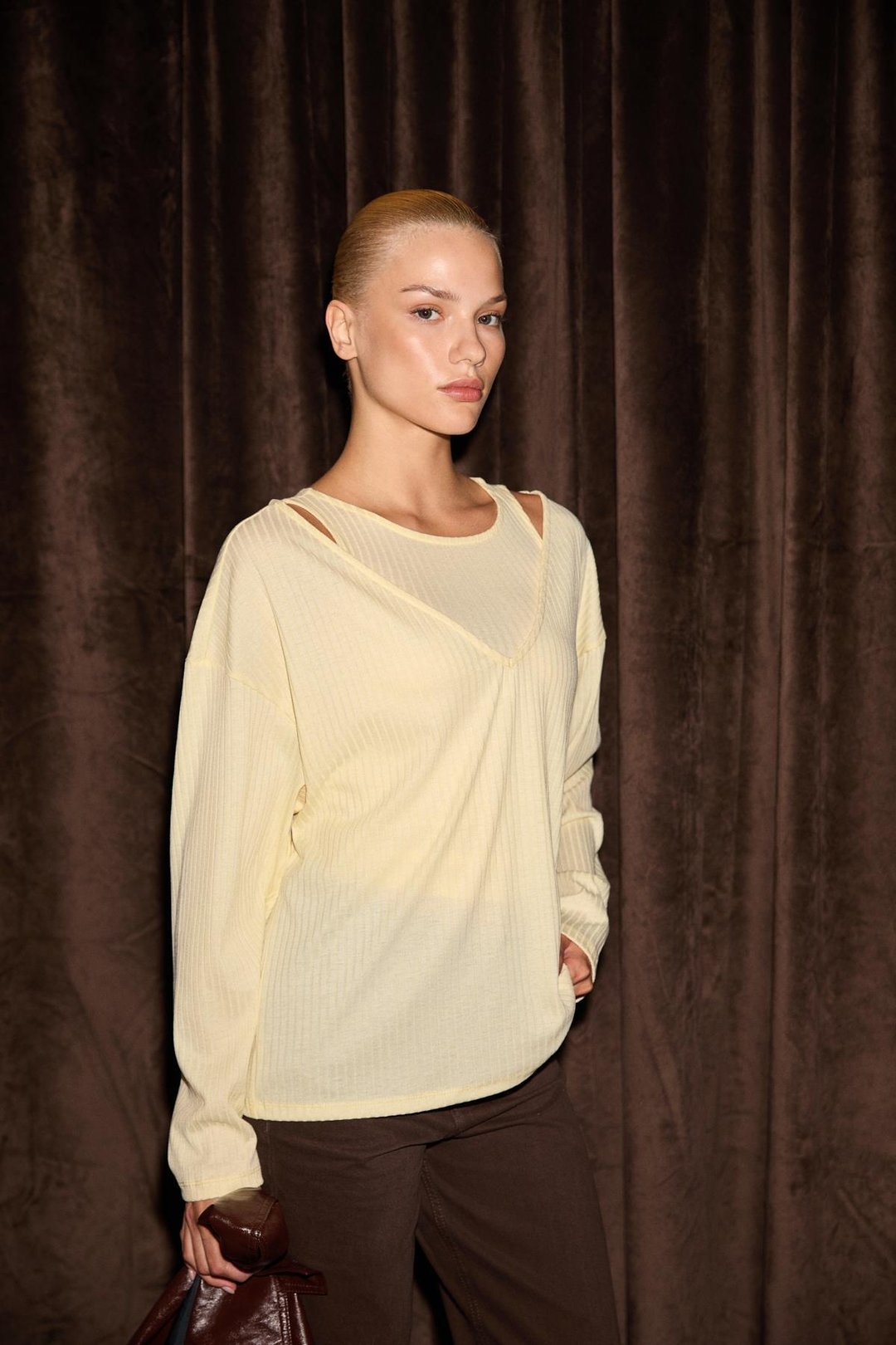 ZARREUS Kadın Omuz Dekolteli Esnek Kumaşlı Rahat Kalıp Sarı Bluz