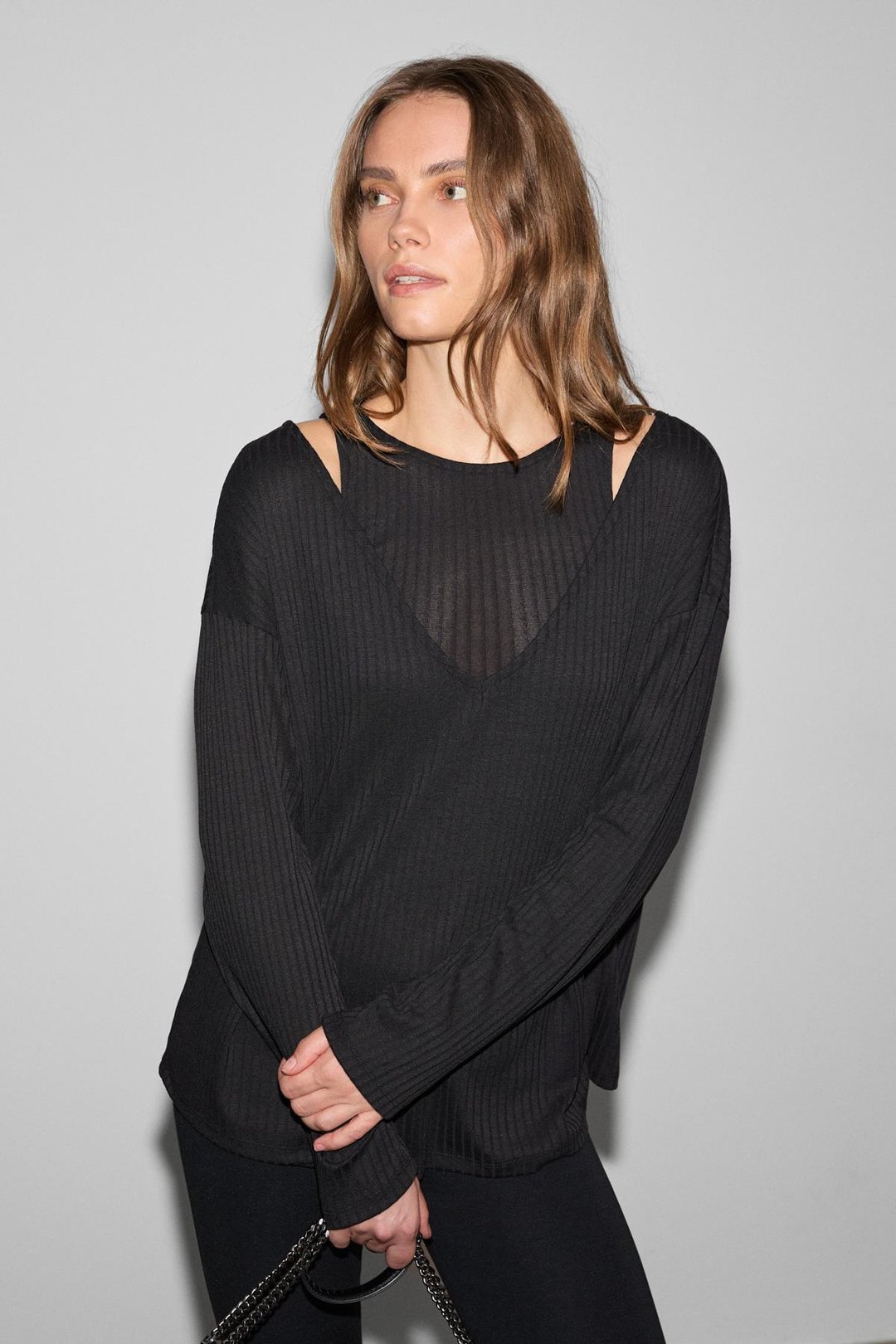 ZARREUS Kadın Omuz Dekolteli Esnek Kumaşlı Rahat Kalıp Siyah Bluz