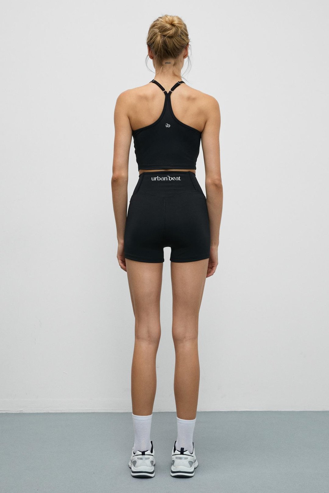 ZEYNNES Kadın Yumuşak Ve Esnek Dokulu Yandan Cepli Kısa Siyah Tayt