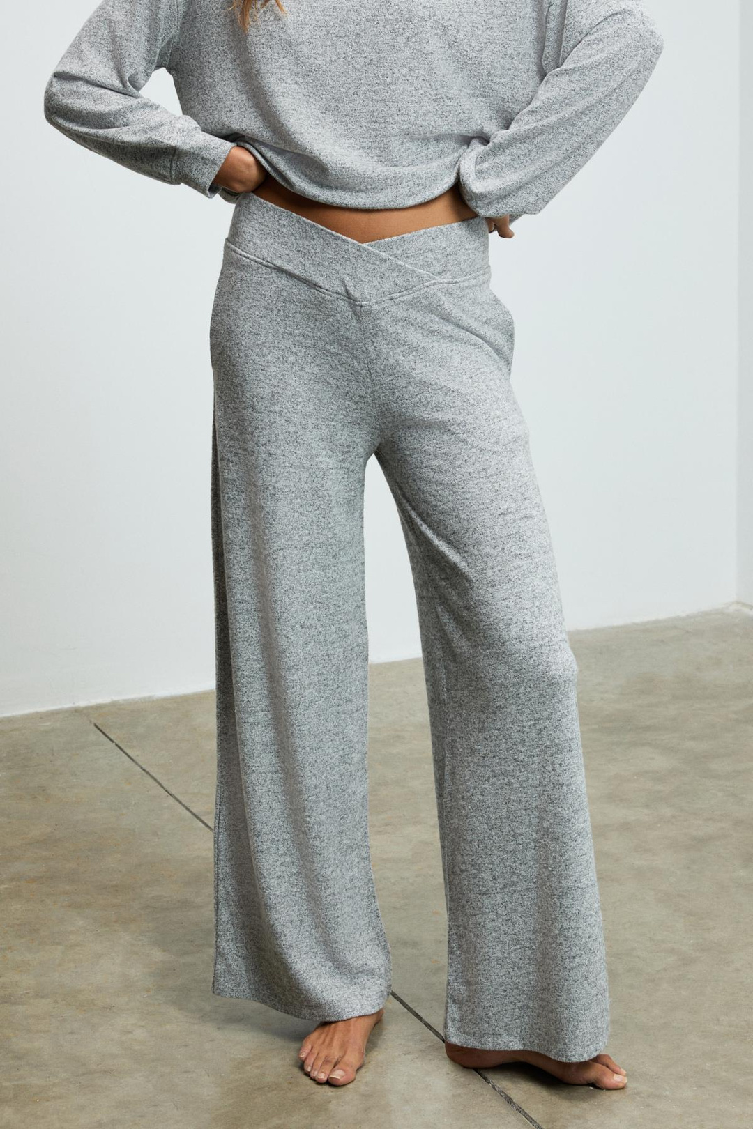 ARTREOS Kadın Yumuşak Ve Esnek Kumaşlı Asimetrik Kemerli Grimelanj Eşofman Altı