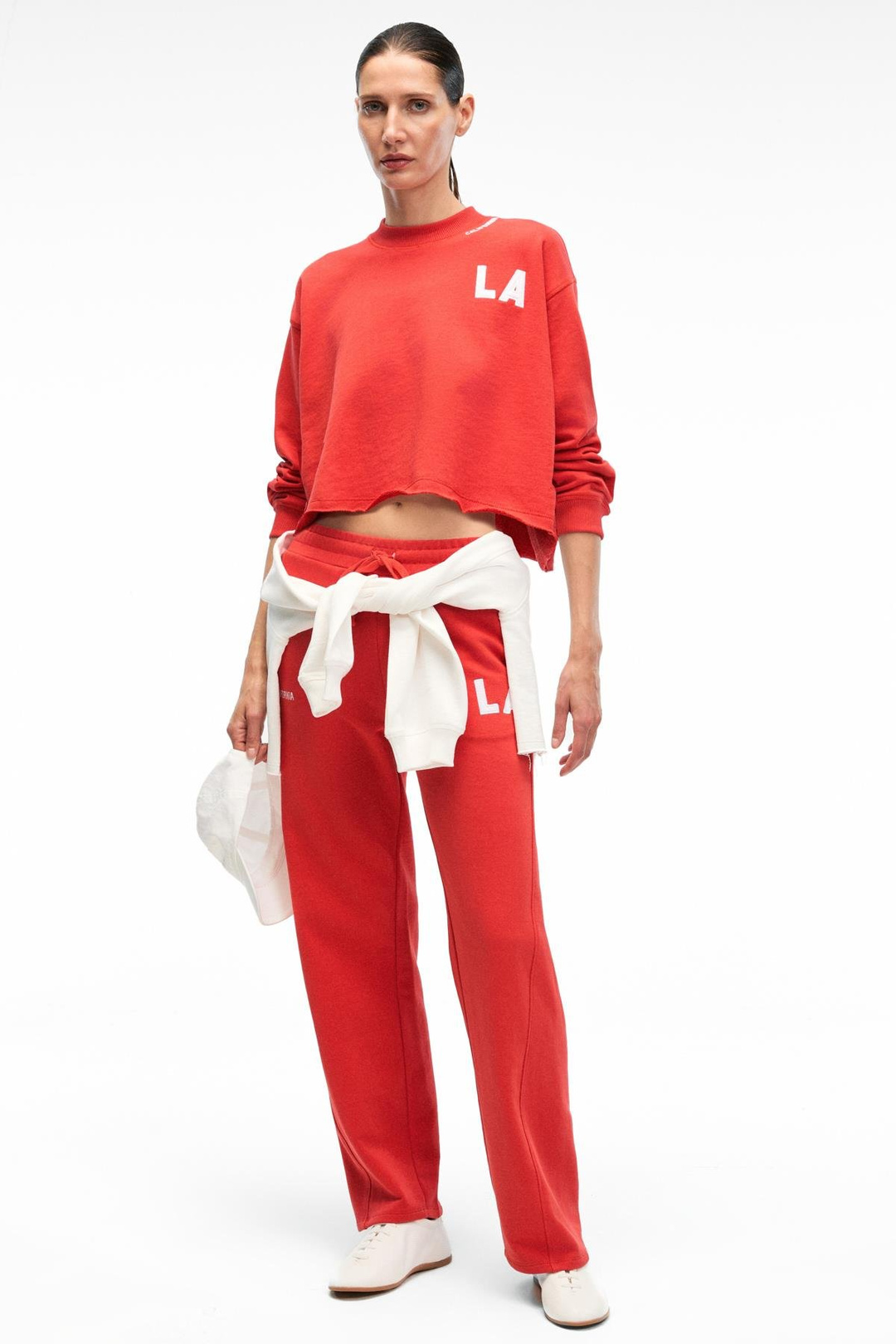 AVENZA Kadın Nakış Detaylı Yanları Cepli Regular Geniş Paçalı Kırmızı Eşofman Altı