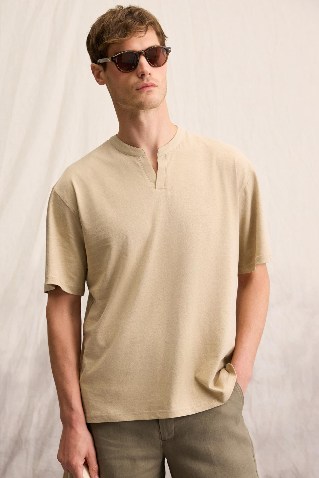 BRUCNATO Erkek Hakim Yaka Düğmesiz Kısa Patlı Kısa Kollu Relaxed Fit Bej T-Shirt